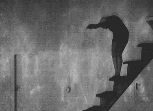 电影《骰子城堡的神秘事件（Les Mystères du château du Dé）》, 导演：Man Ray, 1929