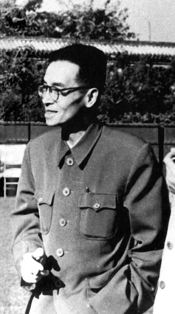 1954 年，梁思成在中南海参加宪法制定会议时留影。［李辉：《梁思成》，香港三联书店］