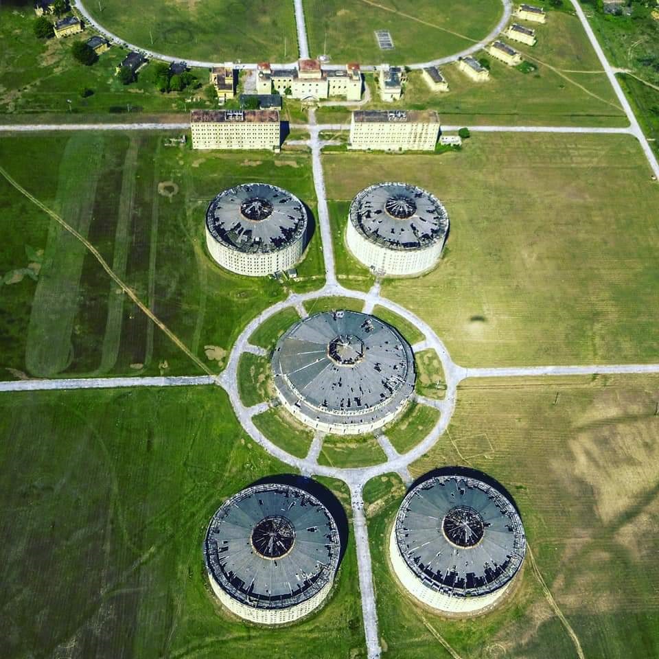 位于古巴青年岛特区新赫罗纳的圆形监狱（鸟瞰图），建于1926-28年 ©isladelajuventud-cuba.com