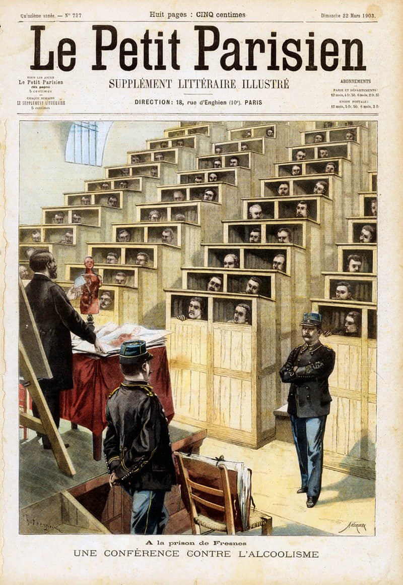 1903年3月，在费恩斯监狱教堂中举行关于酗酒罪恶的演讲。在监狱礼拜堂里有一条规矩：囚犯可以看到向他们讲话的人，所有讲话的人也能看到囚犯，但所有犯人之间不能交流，不可相互看见。这样的“傻盒子”有一百五十多个。这一群只有眼睛在动、脑袋傻乎乎的观众，他们没有身体，没有交流 ©Le Petit Parisien of Sunday