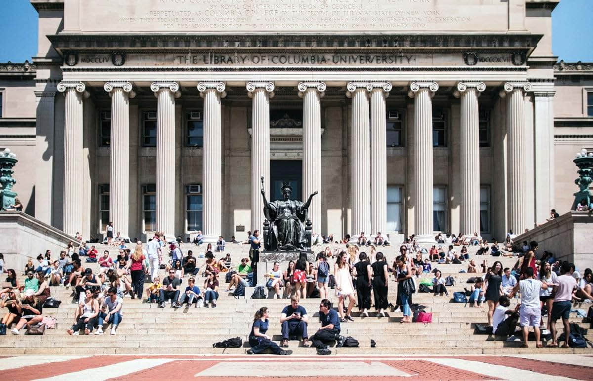 哥伦比亚大学（Columbia University）入口台阶及老图书馆